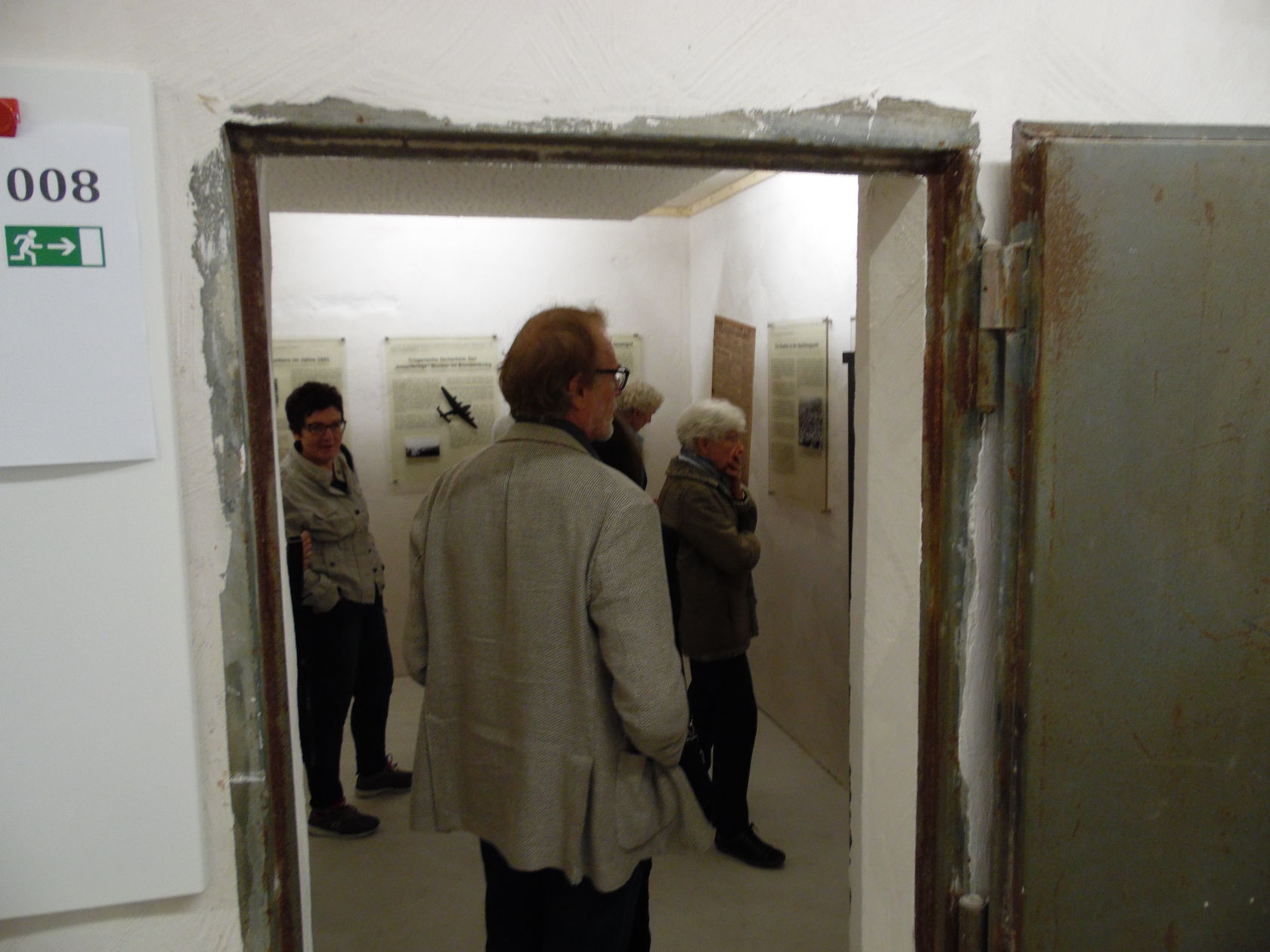 Tafeln & Volksempfänger für den Geschichtsverein